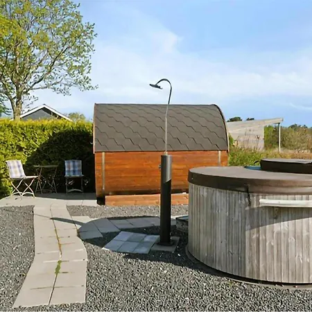 Dom wakacyjny Gorgeous In With Sauna